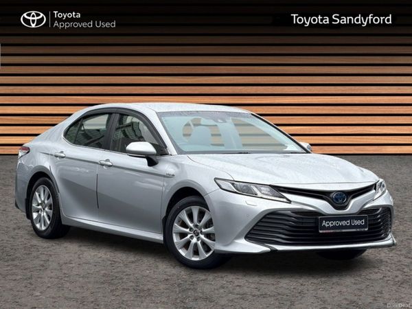 Toyota Camry Saloon, Petrol Hybrid, 2019, Silver