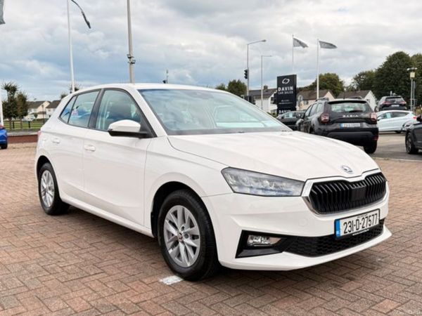 Skoda Fabia Hatchback, Petrol, 2023, White