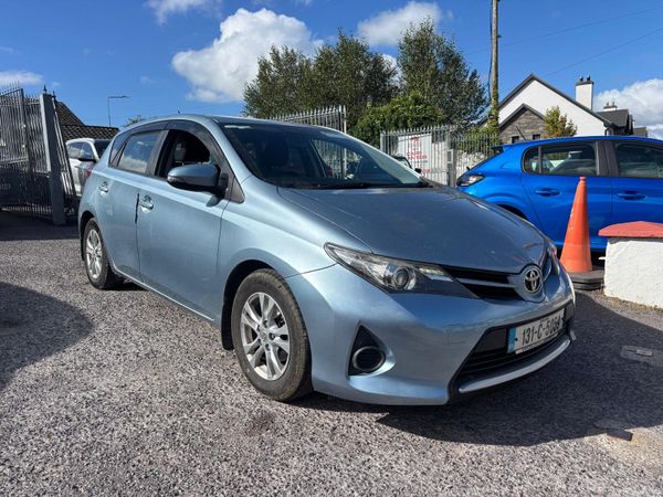 Toyota Auris Hatchback, Diesel, 2013, Blue