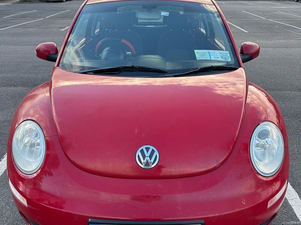 Volkswagen Beetle Hatchback, Petrol, 2007, Red