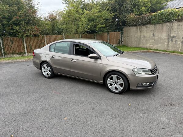 Volkswagen Passat Saloon, Diesel, 2011, Brown