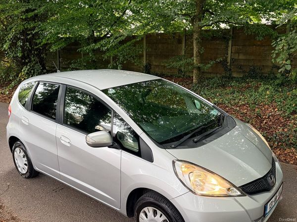Honda Fit Hatchback, Petrol, 2013, Silver