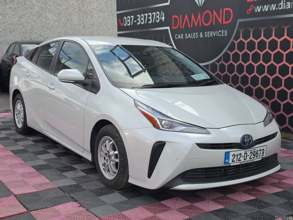 Toyota Prius Hatchback, Petrol Hybrid, 2021, White