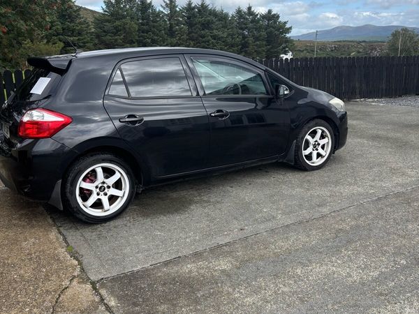 Toyota Auris Hatchback, Diesel, 2011, Black