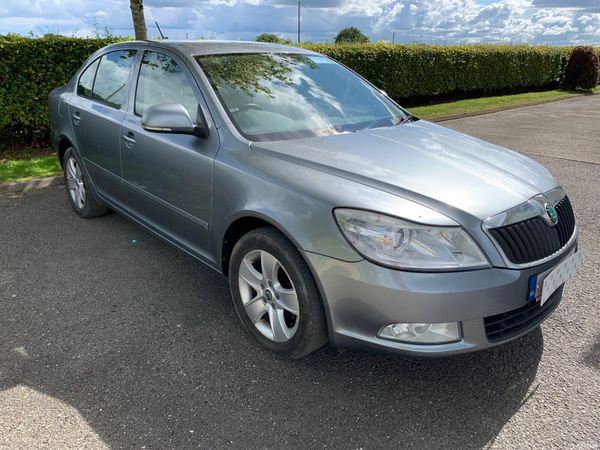Skoda Octavia Saloon, Diesel, 2013, Grey