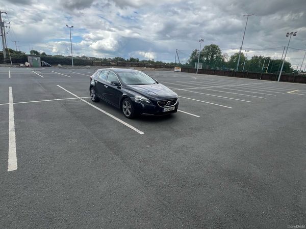 Volvo V40 Hatchback, Petrol, 2013, Black