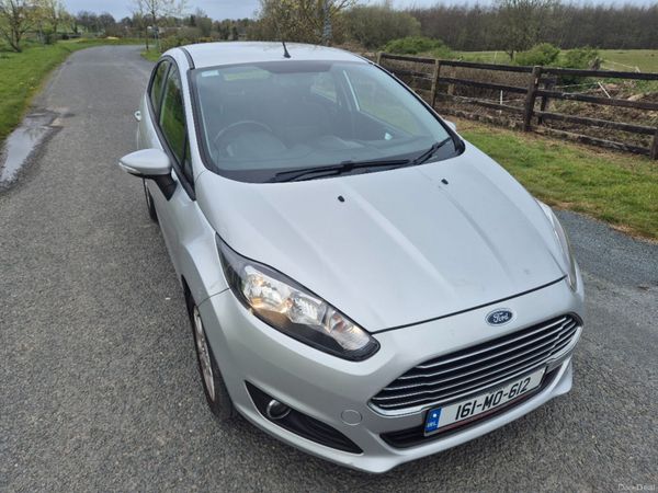 Ford Fiesta Hatchback, Petrol, 2016, Silver