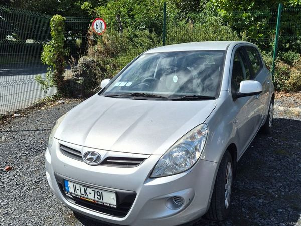 Hyundai i20 Hatchback, Petrol, 2011, Silver