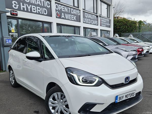 Honda Fit Hatchback, Petrol Hybrid, 2021, White