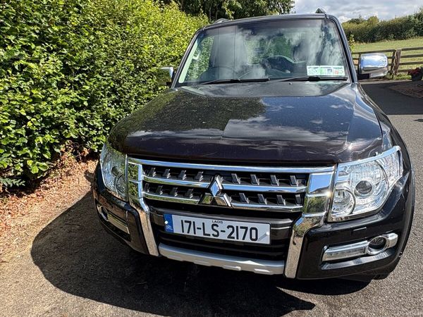 Mitsubishi Pajero SUV, Diesel, 2017, Black