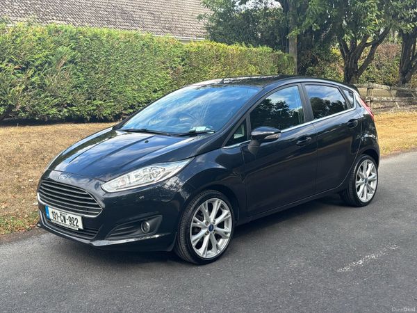 Ford Fiesta Hatchback, Petrol, 2013, Black