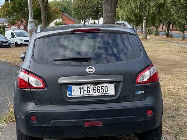 Nissan Qashqai Hatchback, Diesel, 2011, Grey