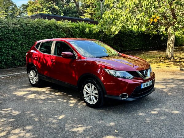 Nissan Qashqai Hatchback, Petrol, 2016, Red