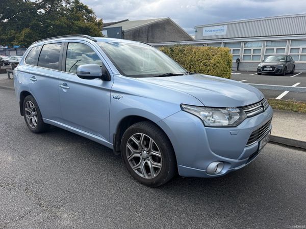 Mitsubishi Outlander SUV, Petrol Plug-in Hybrid, 2015, Blue