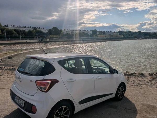 Hyundai i10 Hatchback, Petrol, 2018, White
