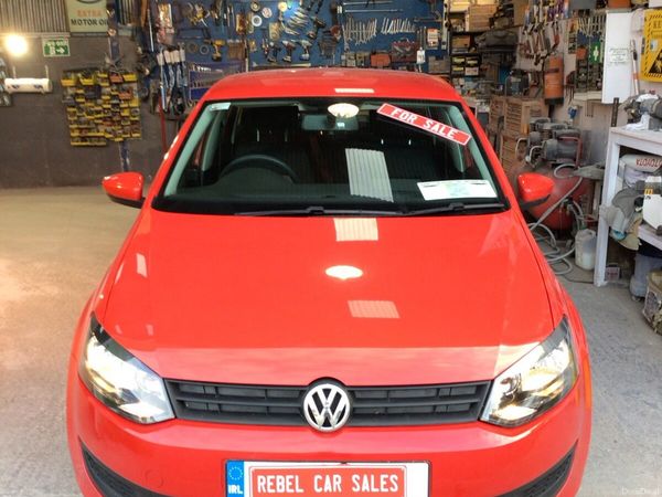 Volkswagen Polo Hatchback, Petrol, 2011, Red