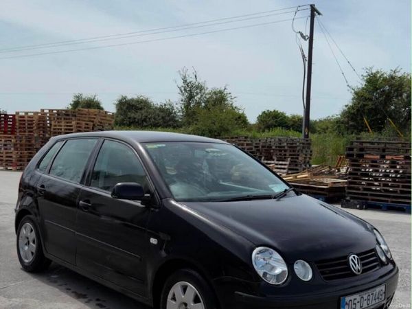 Volkswagen Polo Hatchback, Petrol, 2005, Black