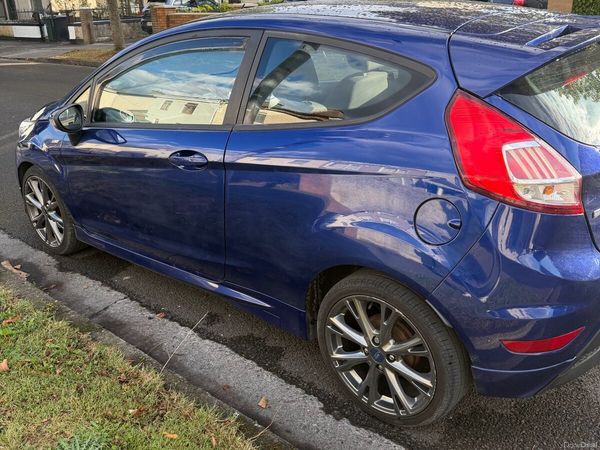 Ford Fiesta Hatchback, Petrol, 2017, Blue