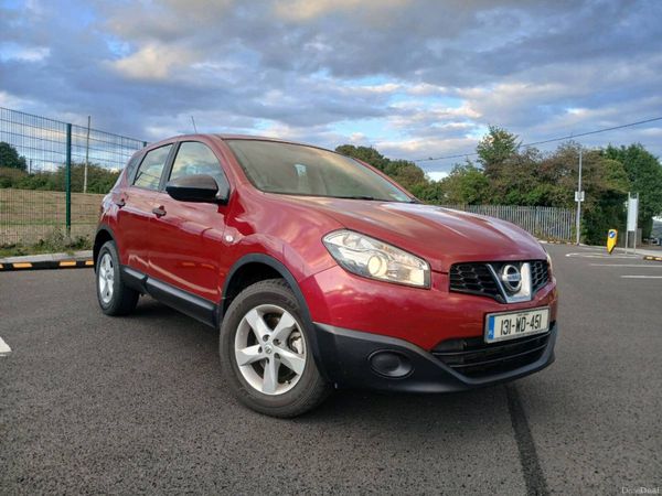 Nissan Qashqai MPV, Diesel, 2013, Red