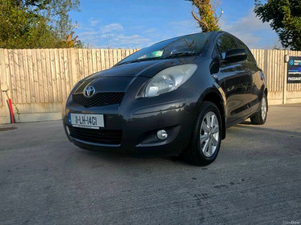 Toyota Yaris Hatchback, Petrol, 2011, Grey