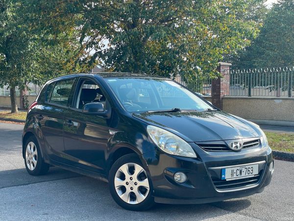 Hyundai i20 Hatchback, Petrol, 2011, Black