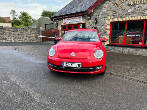 Volkswagen Beetle Hatchback, Petrol, 2014, Red