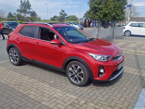 Kia Stonic Estate/Jeep, Petrol, 2020, Red