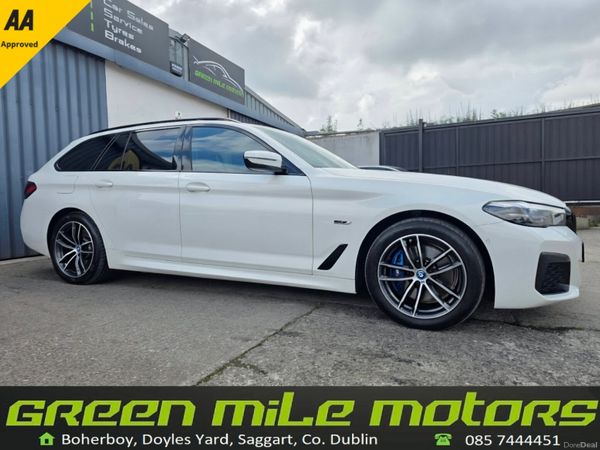 BMW 5-Series Estate/Jeep, Petrol Plug-in Hybrid, 2023, White