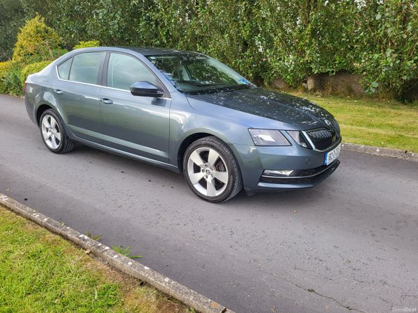 Skoda Octavia Saloon, Petrol, 2018, Grey