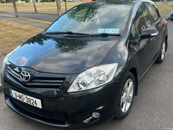 Toyota Auris Hatchback, Petrol, 2011, Black