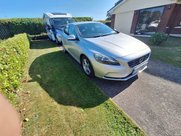 Volvo V40 Hatchback, Diesel, 2014, Silver