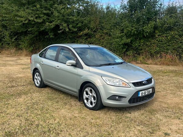 Ford Focus Saloon, Diesel, 2010, Gold