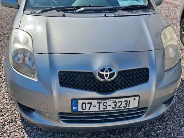 Toyota Yaris Hatchback, Petrol, 2007, Silver