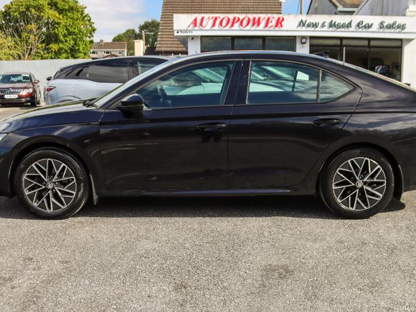 Skoda Octavia Saloon, Diesel, 2021, Black