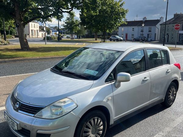 Nissan Tiida Hatchback, Petrol, 2008, Silver
