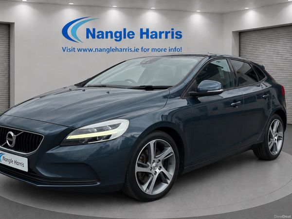 Volvo V40 Hatchback, Diesel, 2018, Blue