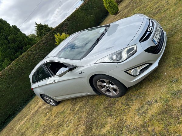 Hyundai i40 Estate/Jeep, Diesel, 2011, Silver