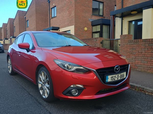 Mazda Mazda3 Hatchback, Diesel, 2015, Red