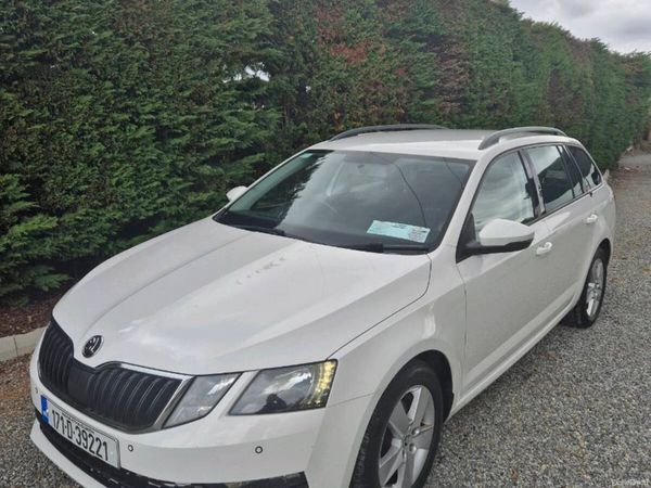 Skoda Octavia Estate, Diesel, 2017, White