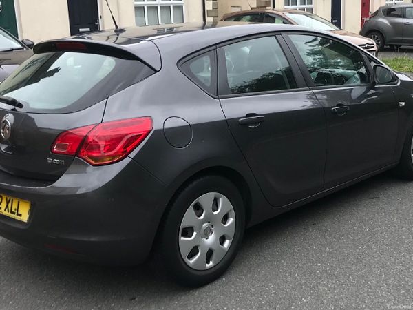 Vauxhall Astra Hatchback, Diesel, 2012, Grey
