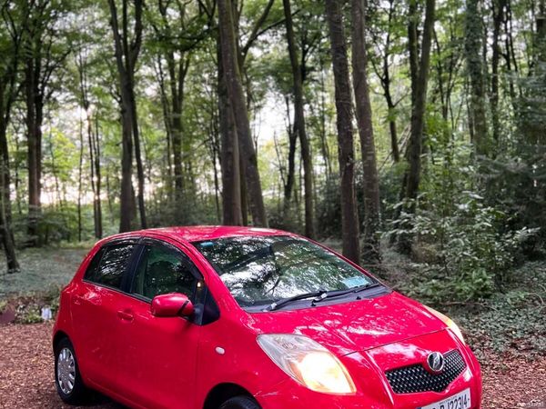 Toyota Vitz Hatchback, Petrol, 2006, Red