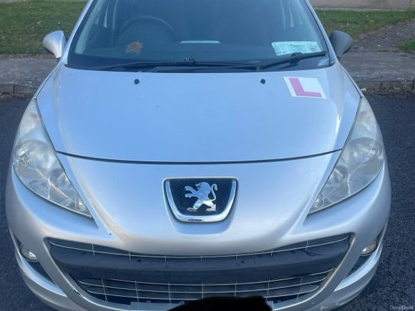 Peugeot 207 Hatchback, Diesel, 2010, Silver