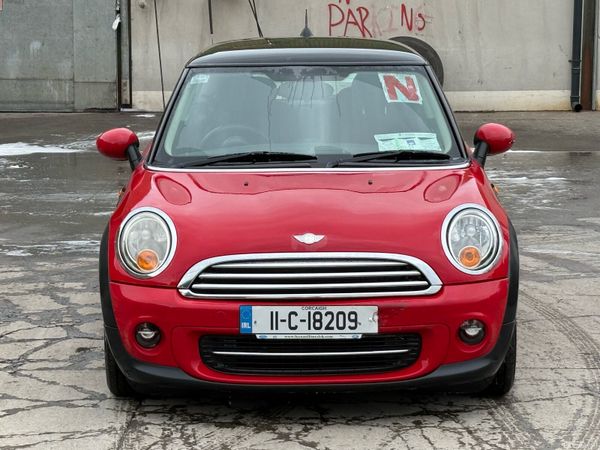 Mini Cooper Hatchback, Petrol, 2011, Red