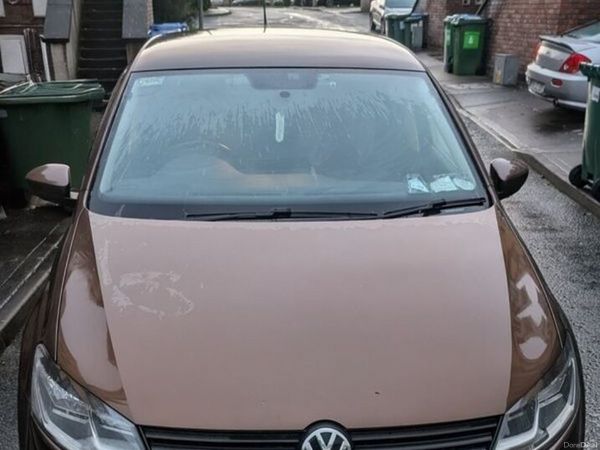 Volkswagen Polo Hatchback, Petrol, 2015, Brown
