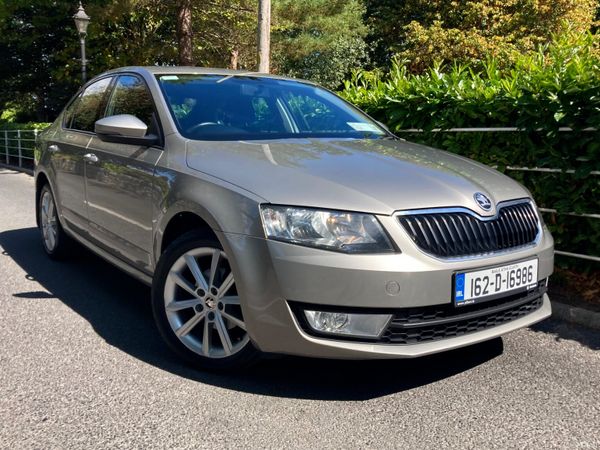 Skoda Octavia Saloon, Diesel, 2016, Beige