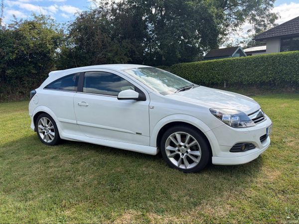 Opel Astra Hatchback, Petrol, 2007, White