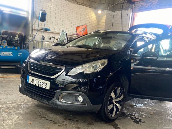 Peugeot 2008 Hatchback, Petrol, 2014, Black