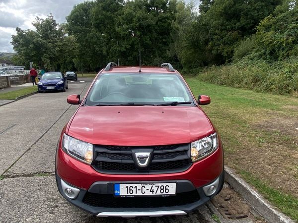 Dacia Sandero Stepway Hatchback, Diesel, 2016, Red