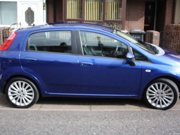 Fiat Punto Hatchback, Petrol, 2009, Blue