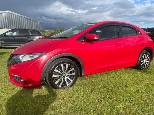 Honda Civic Hatchback, Diesel, 2014, Red